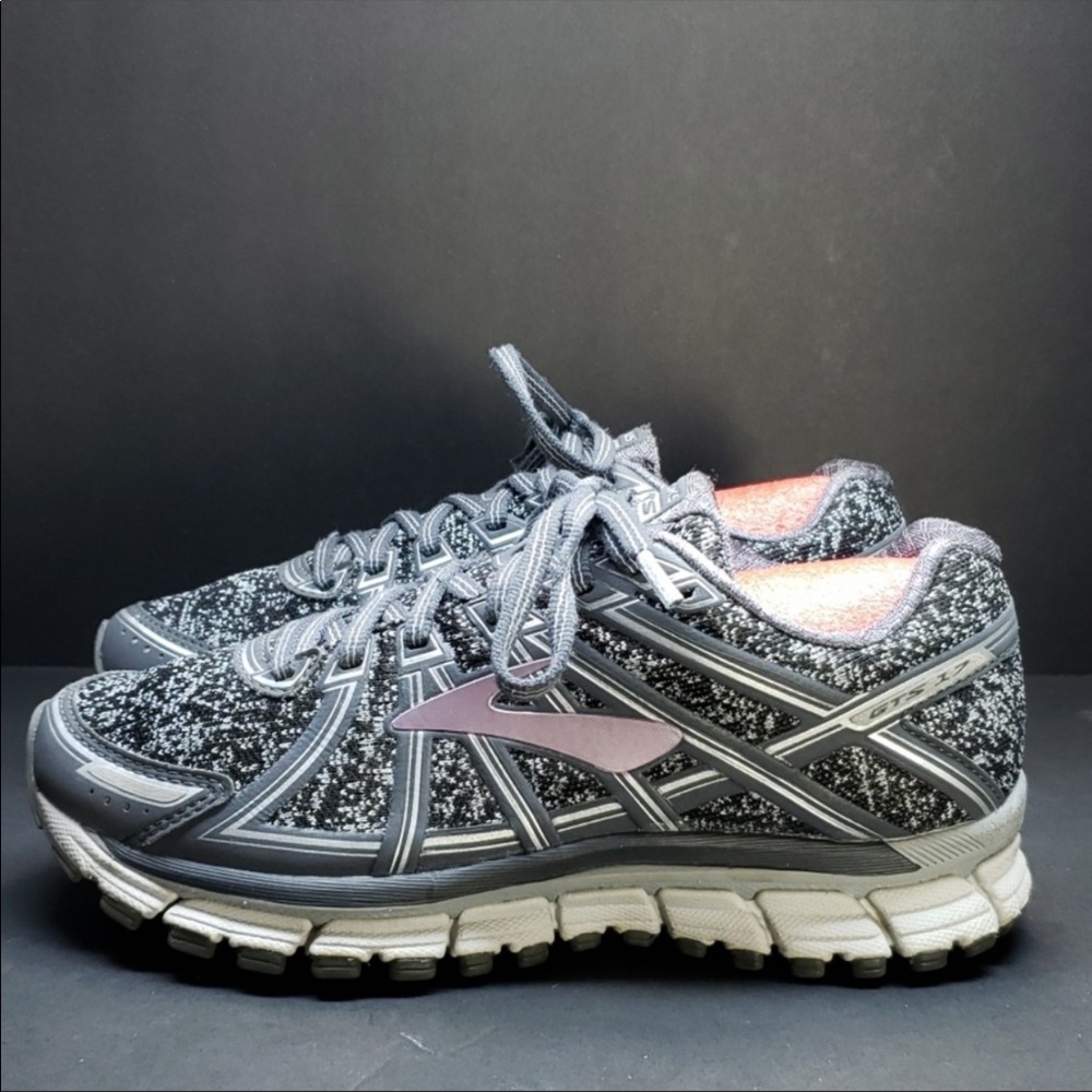 Brooks sneakers